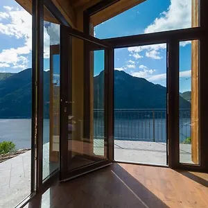 Tra E Montagna La Morena , Nesso Italië